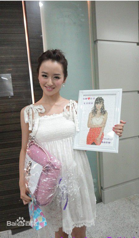 乔乔2011年天天向上节目照生活照