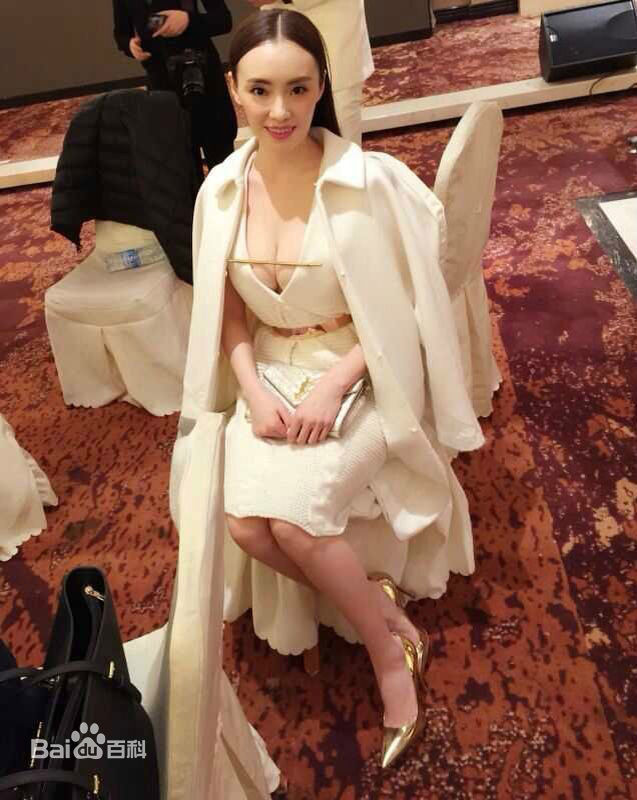 刘芙伶纯白艺术前后照片