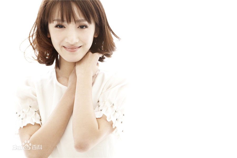 卢茜(sissi<i></i>)最新白衣清纯图集