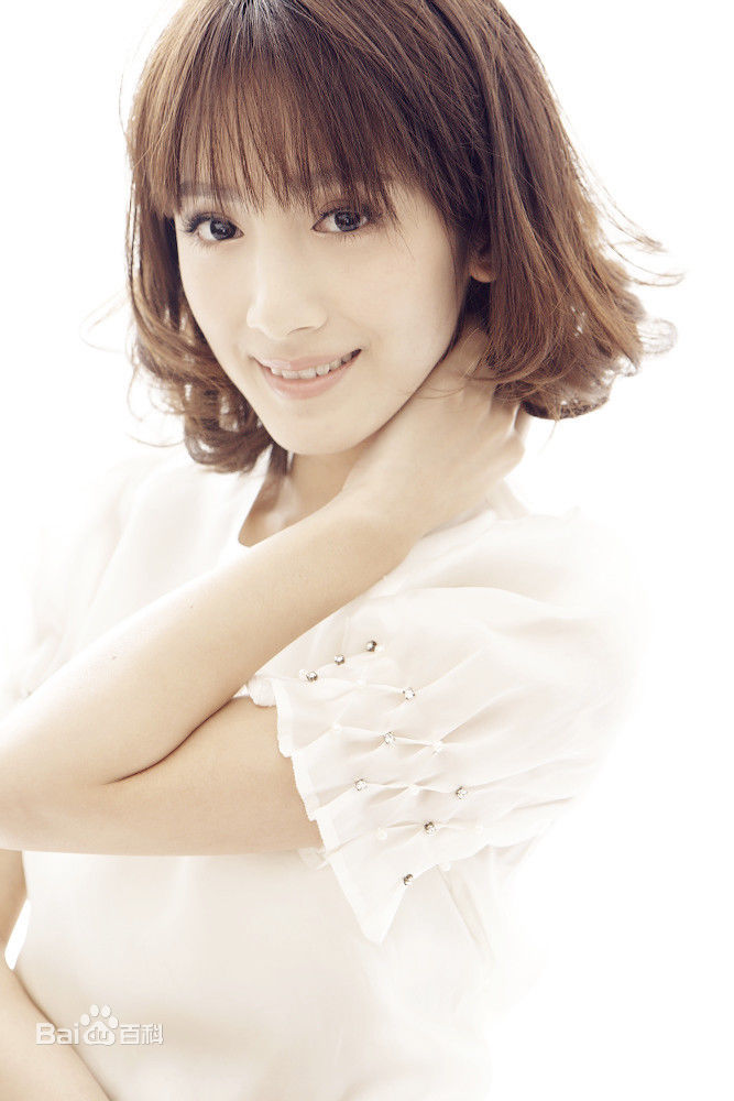 卢茜(sissi<i></i>)最新白衣清纯图集