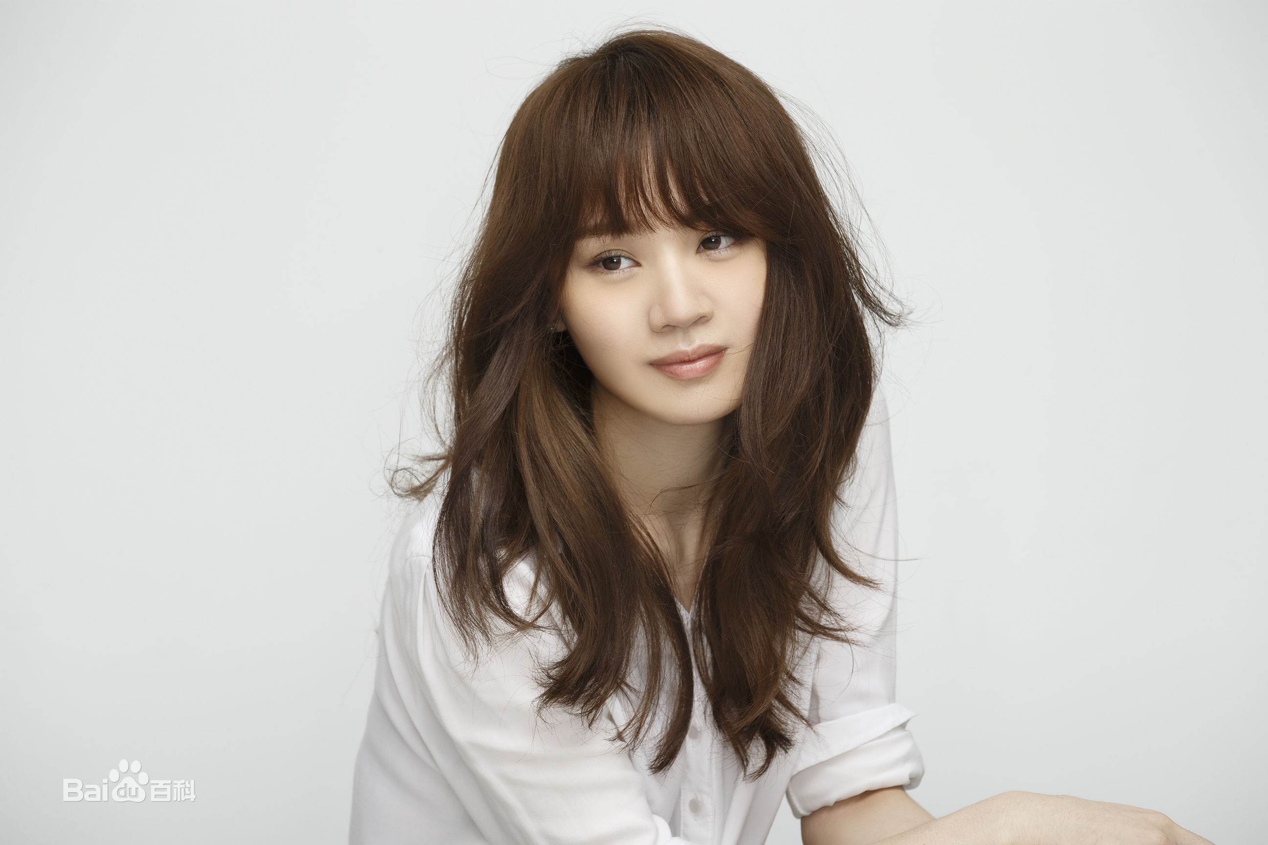 王笠人照片素颜照相册