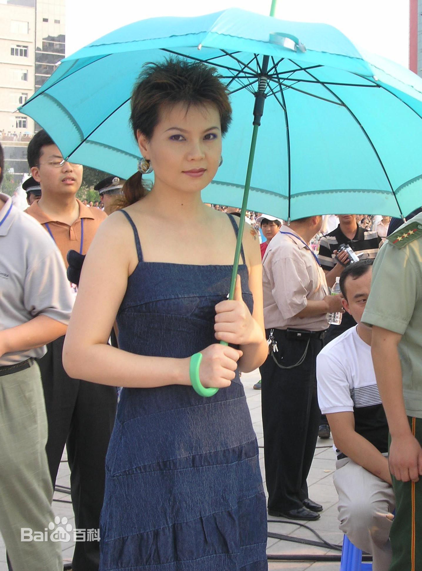 周冰倩活动照素颜照相册