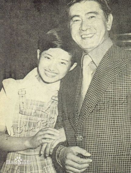 高清宇津井健图片