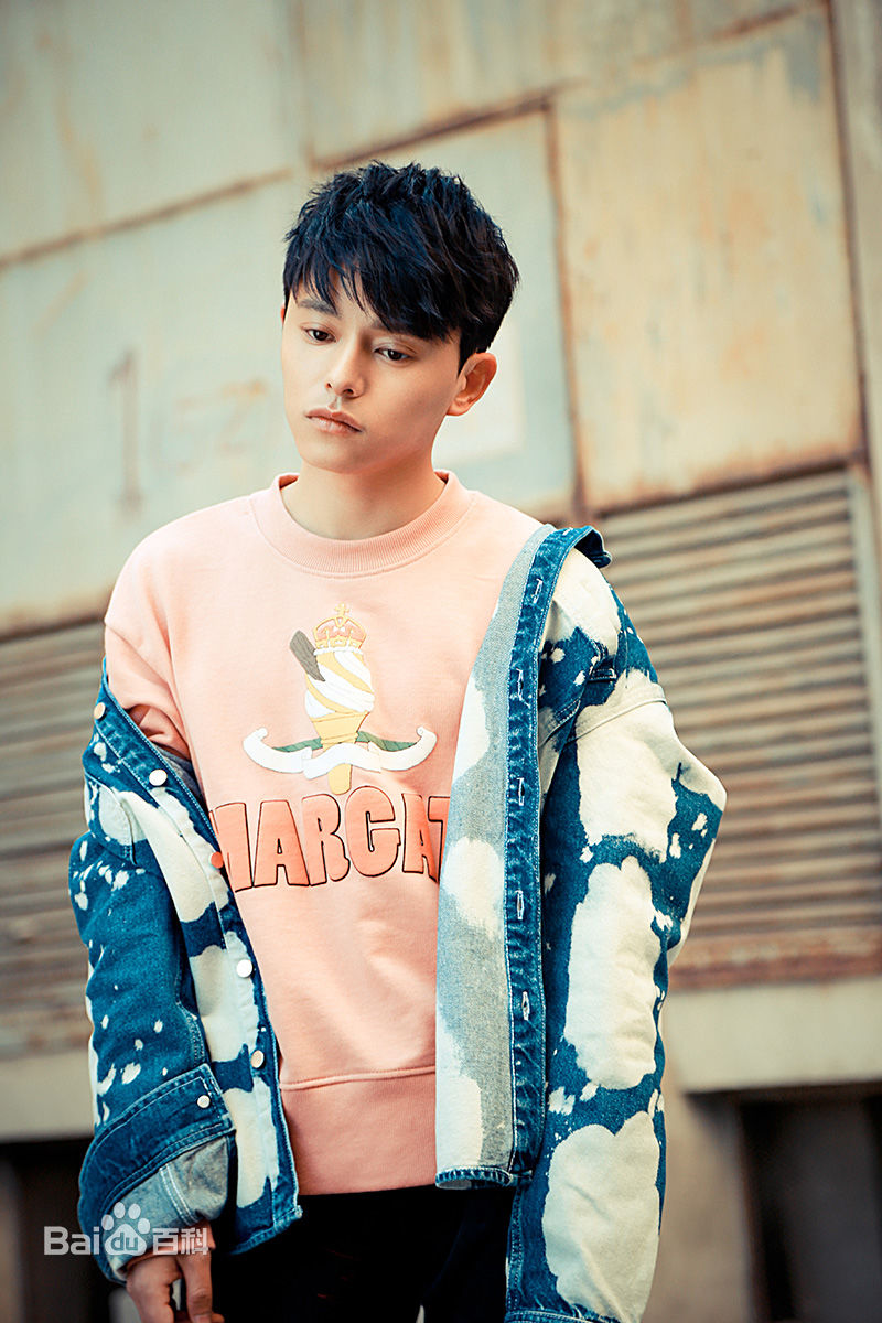 吕炸炸高清照图集