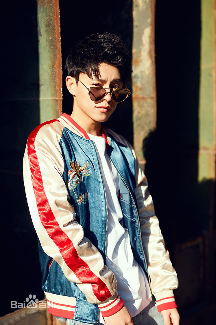 吕炸炸高清照图集