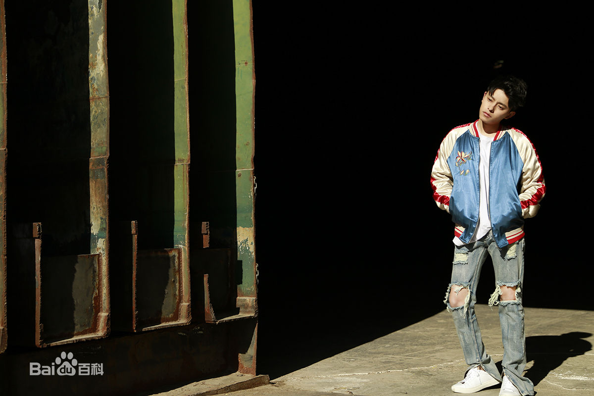 吕炸炸高清照图集