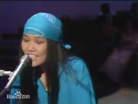 五轮真弓歌唱演出素颜照相册