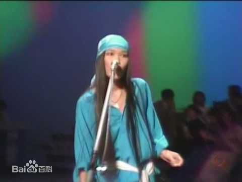 五轮真弓歌唱演出素颜照相册