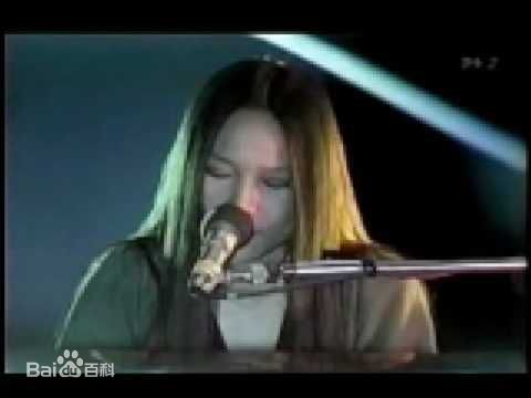 五轮真弓歌唱演出素颜照相册