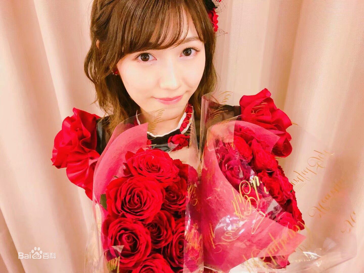 渡边麻友(渡辺麻友（わたなべ まゆ）)麻友毕业相关相册前后照片