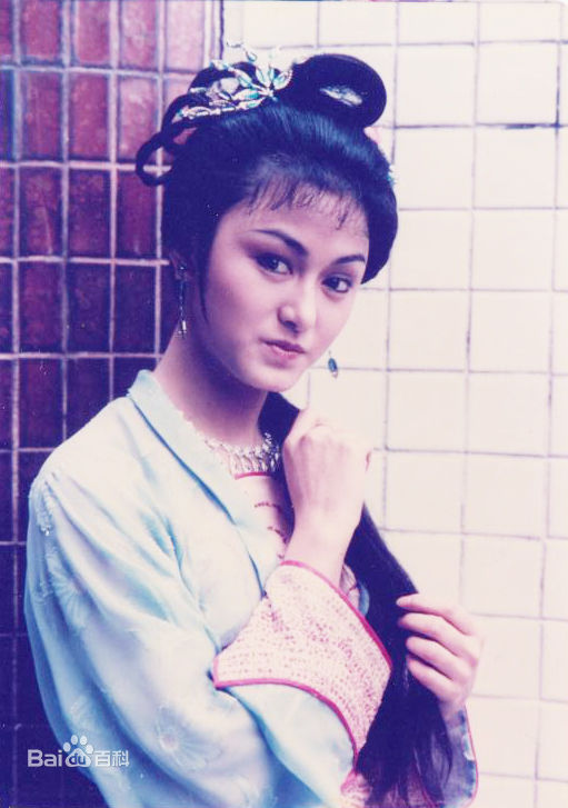 最新刘淑仪性感图片