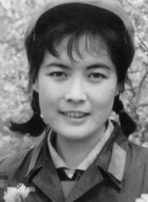 最新杨雅琴性感图片