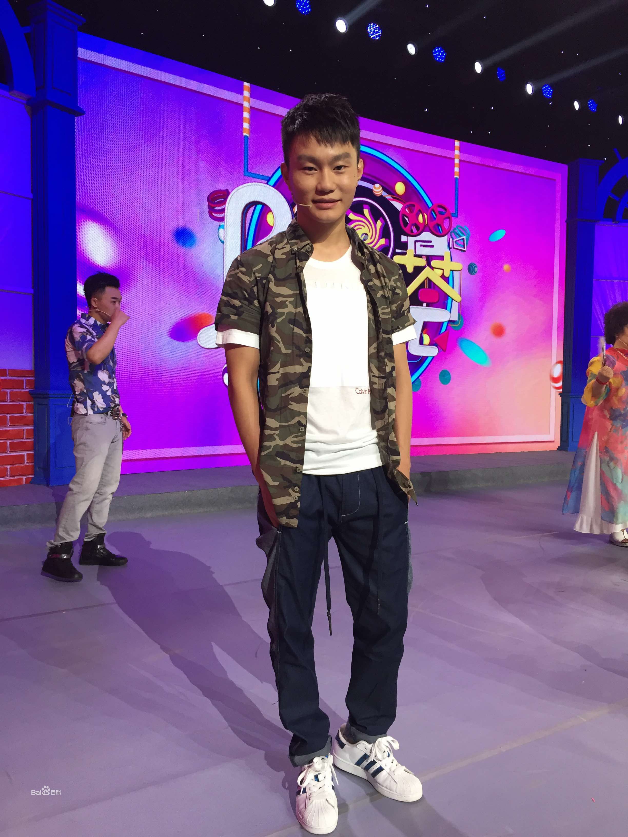 潘元甲生活照性感图片图集