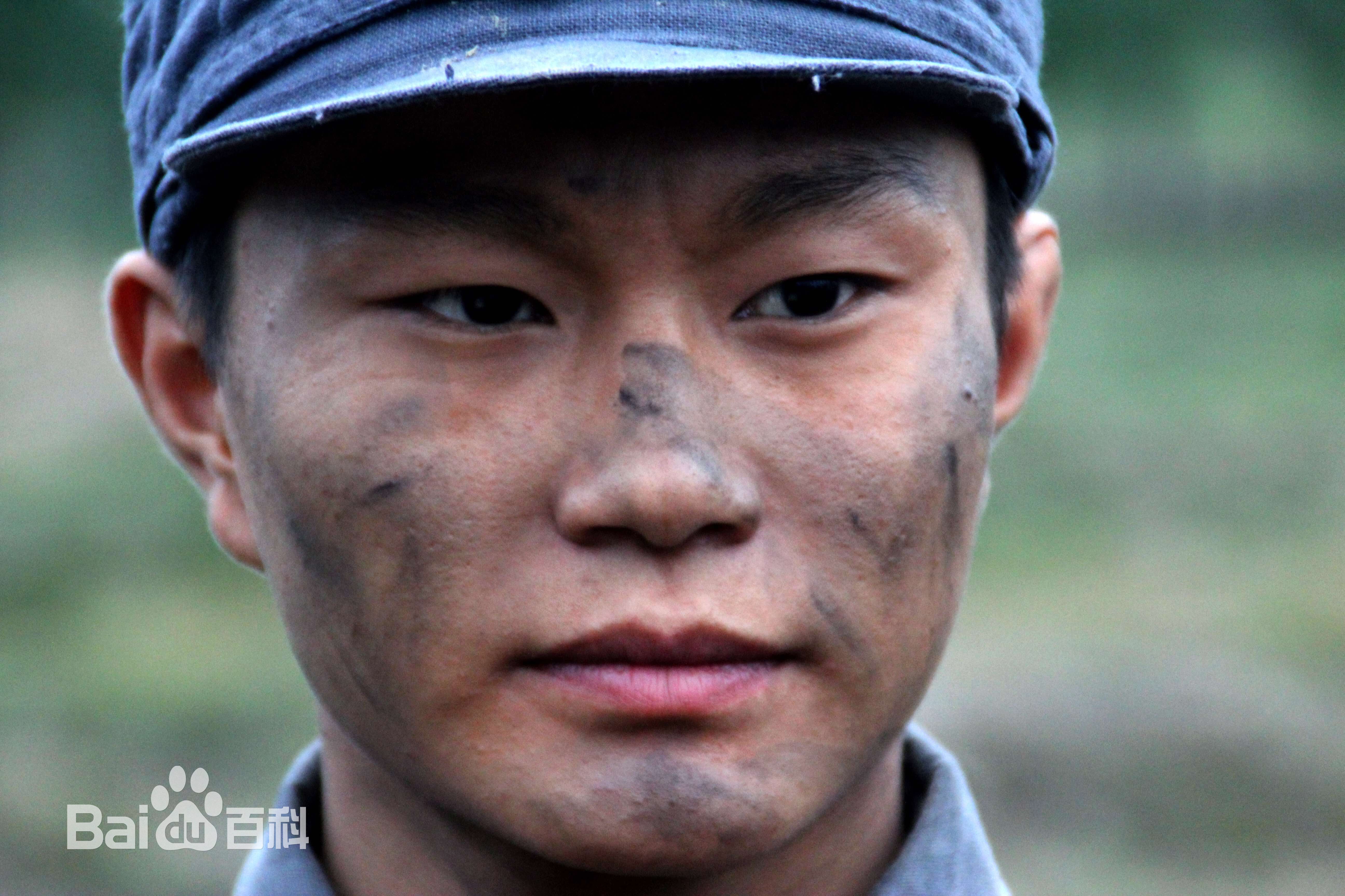潘元甲战士形象前后照片