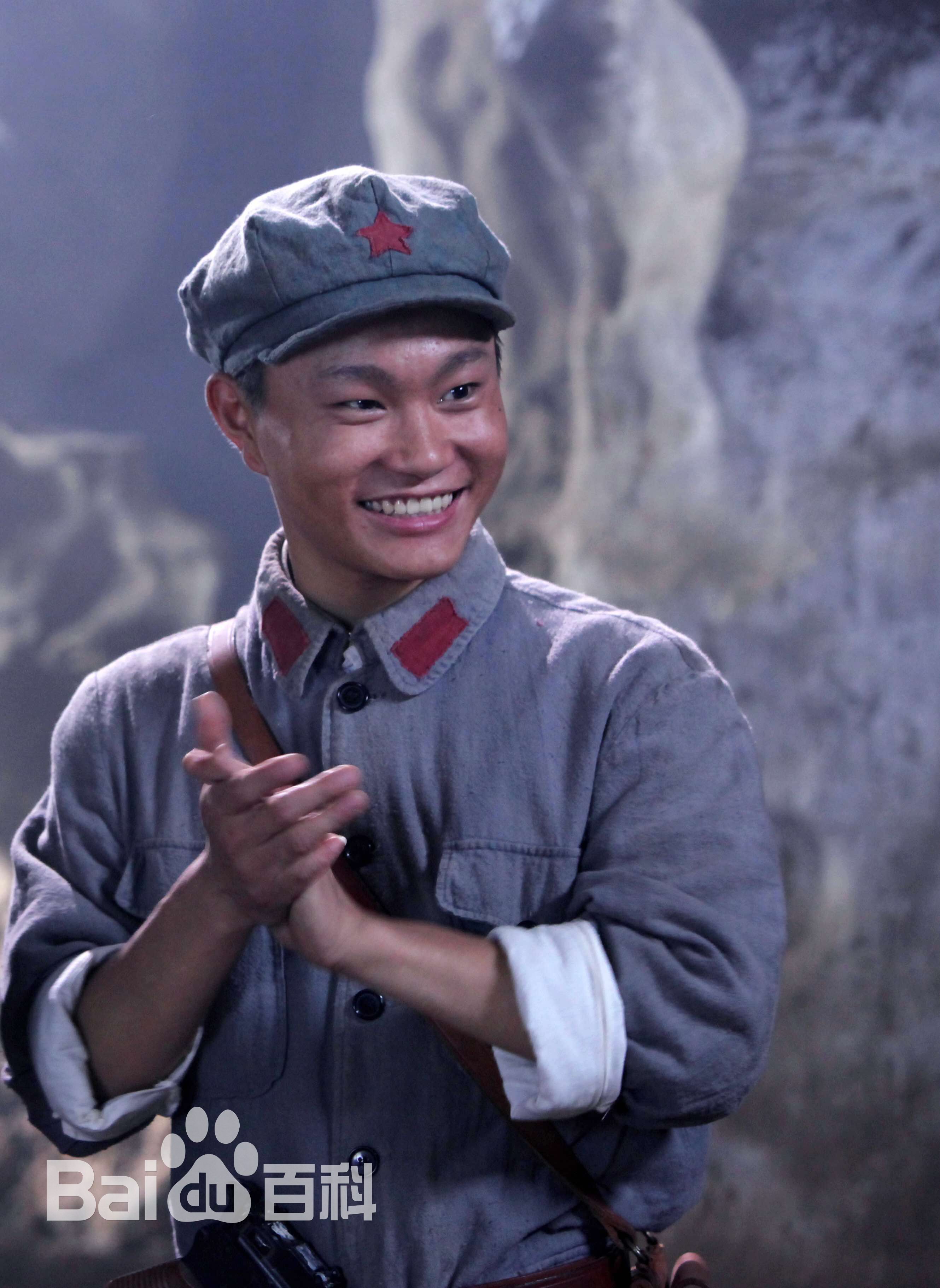 潘元甲战士形象前后照片