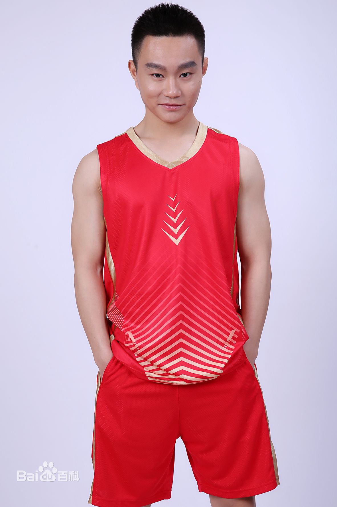 潘元甲荣特龙体育代言前后照片