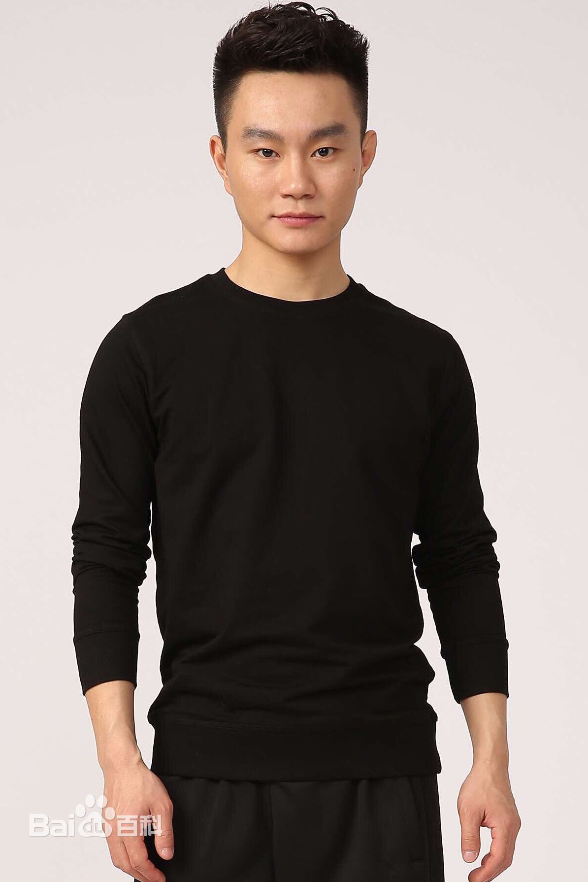 潘元甲荣特龙体育代言前后照片