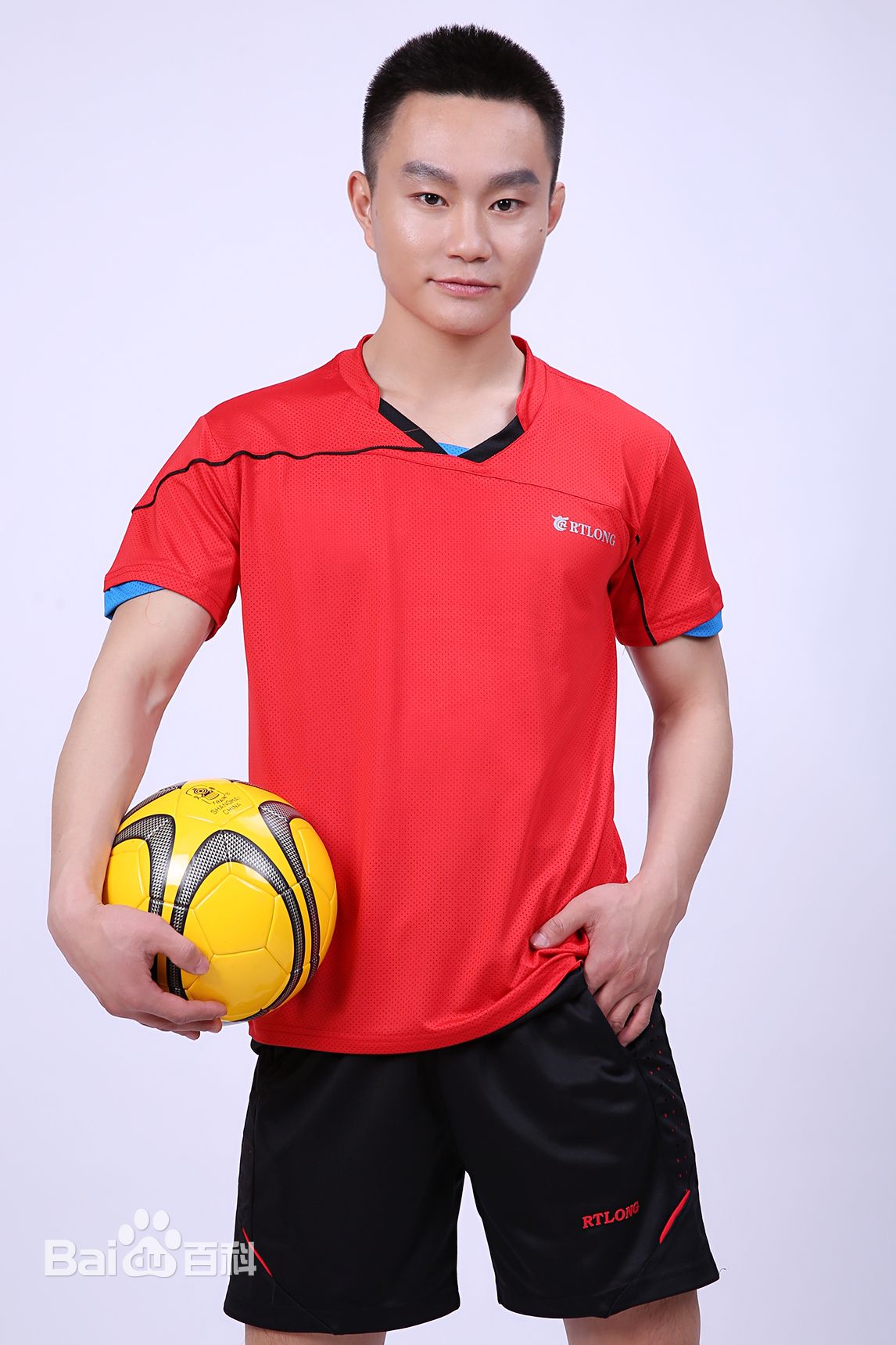 潘元甲荣特龙体育代言前后照片