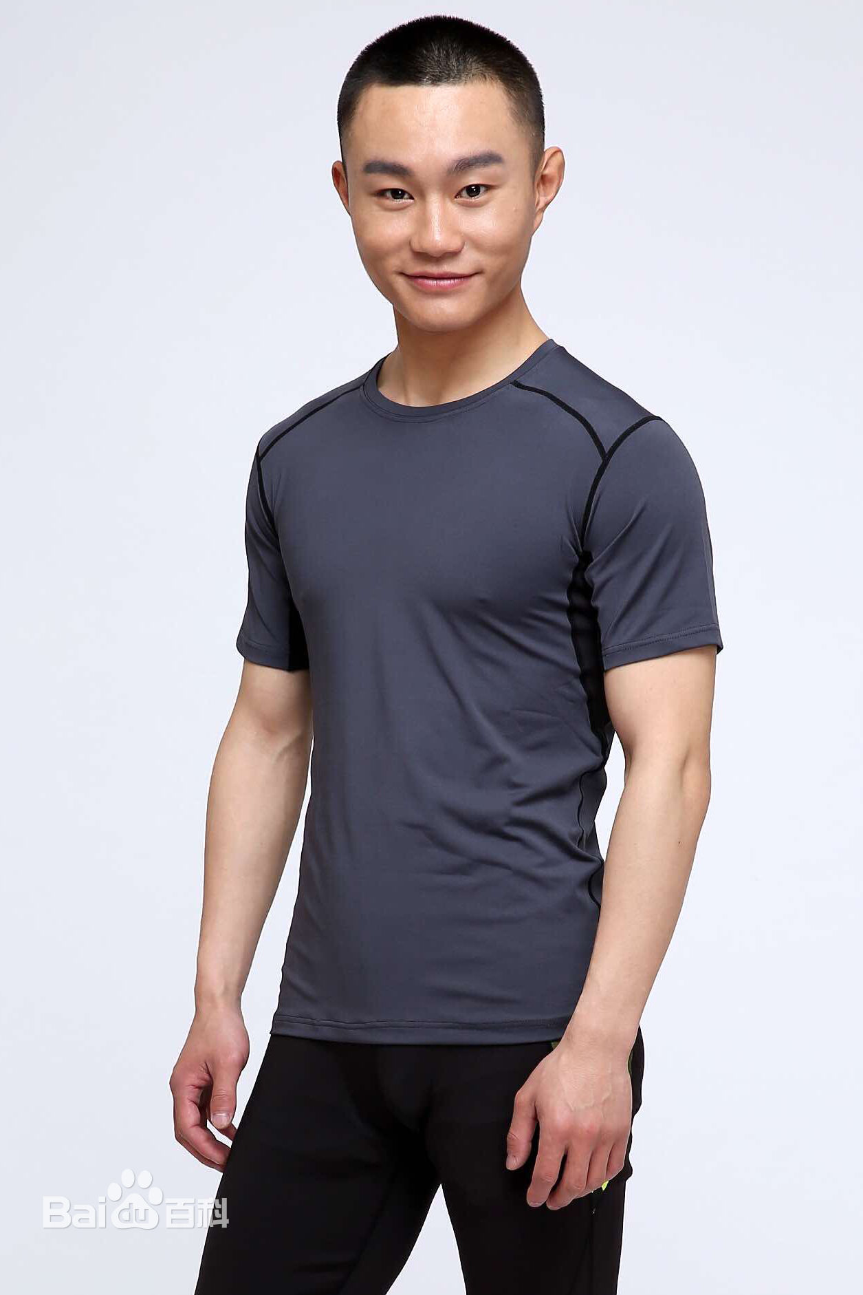 潘元甲荣特龙体育代言前后照片