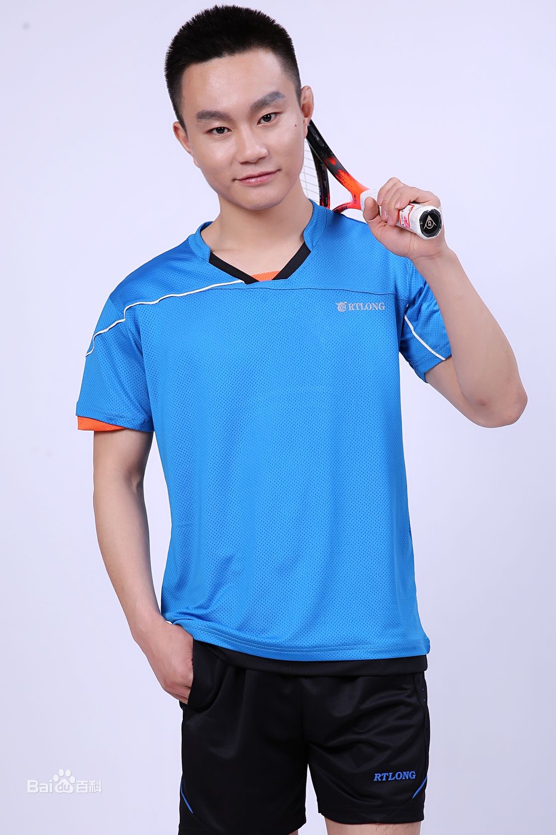 潘元甲荣特龙体育代言前后照片