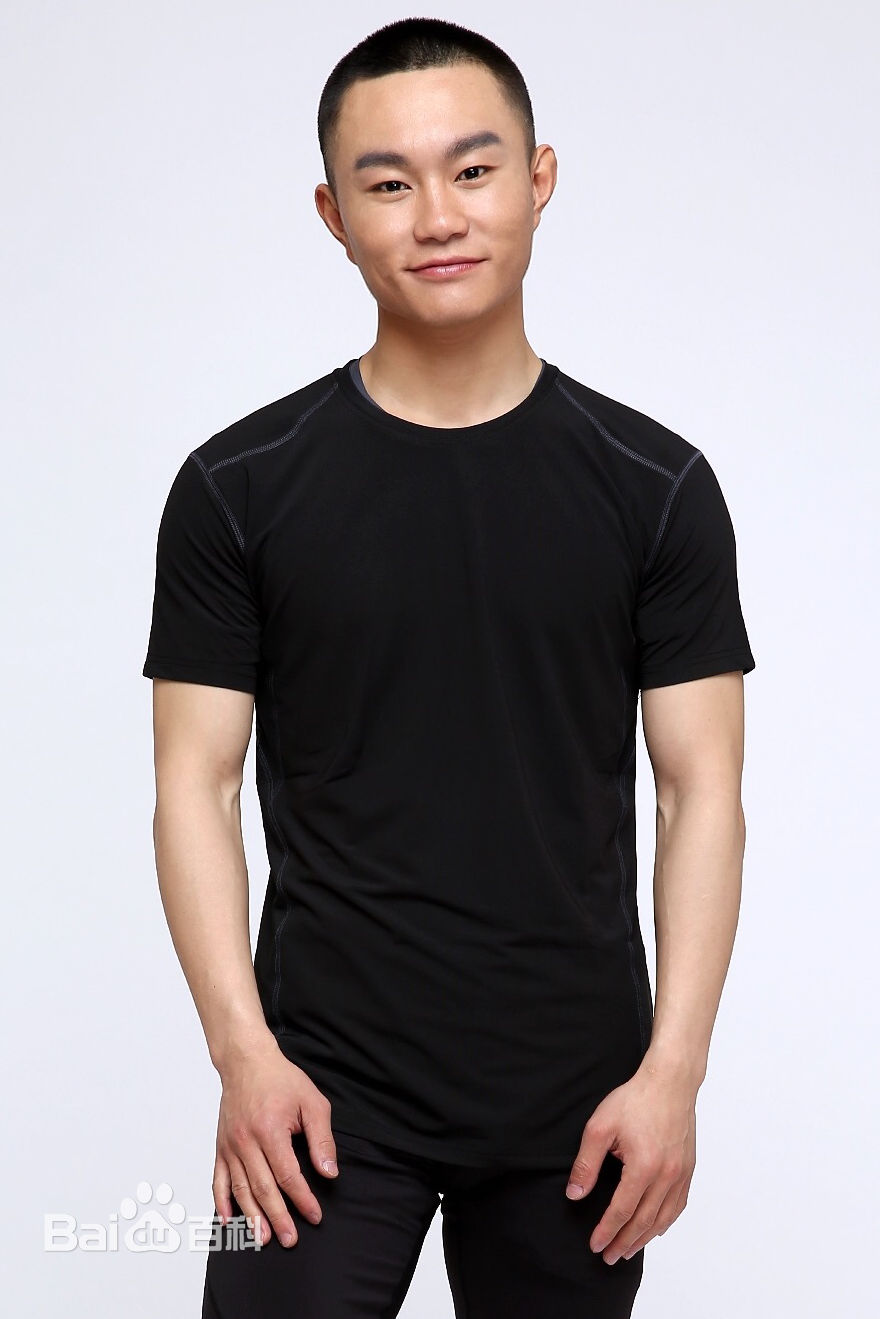 潘元甲荣特龙体育代言前后照片