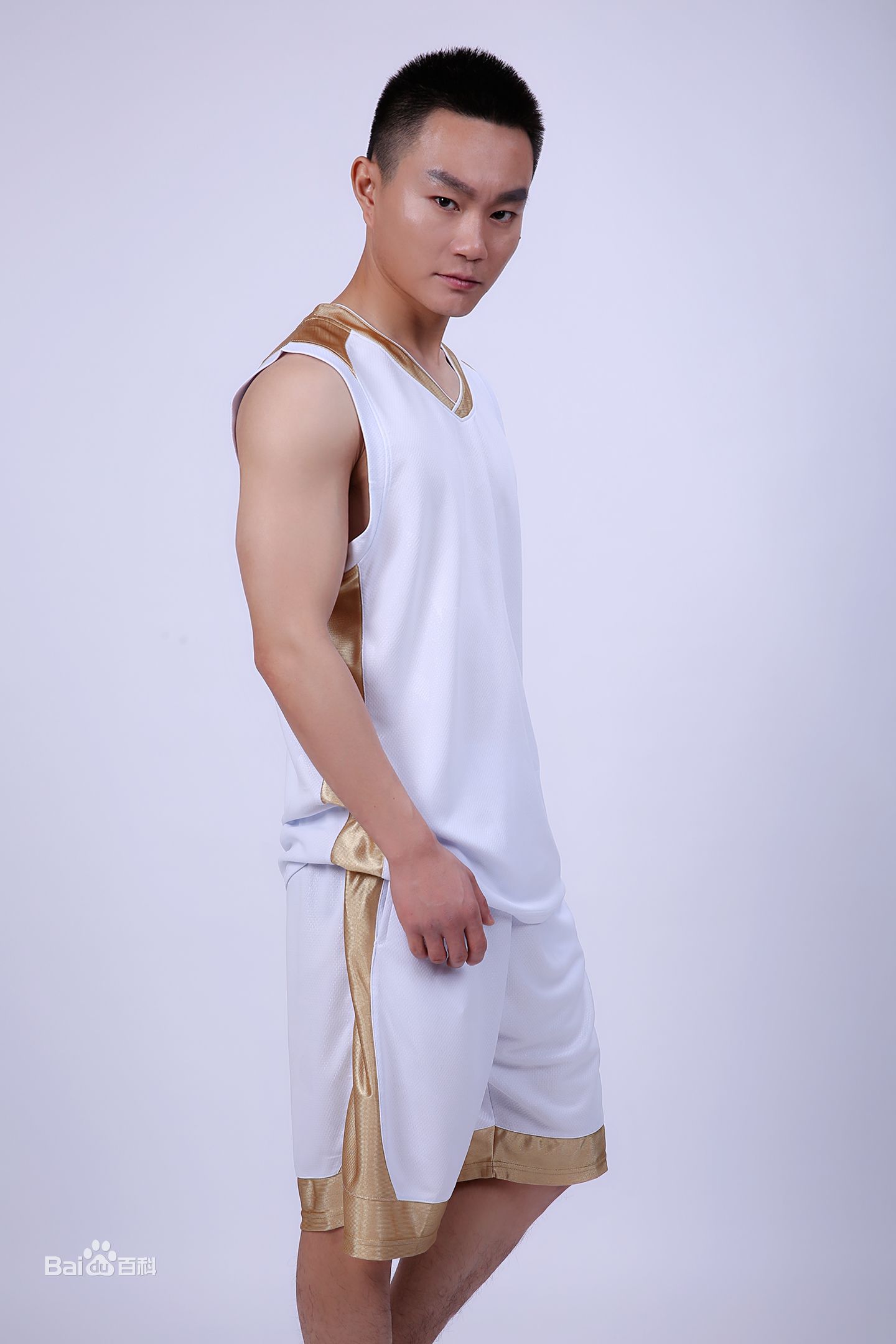 潘元甲荣特龙体育代言前后照片