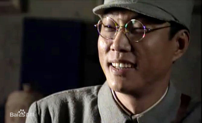 最优质褚峰生活照