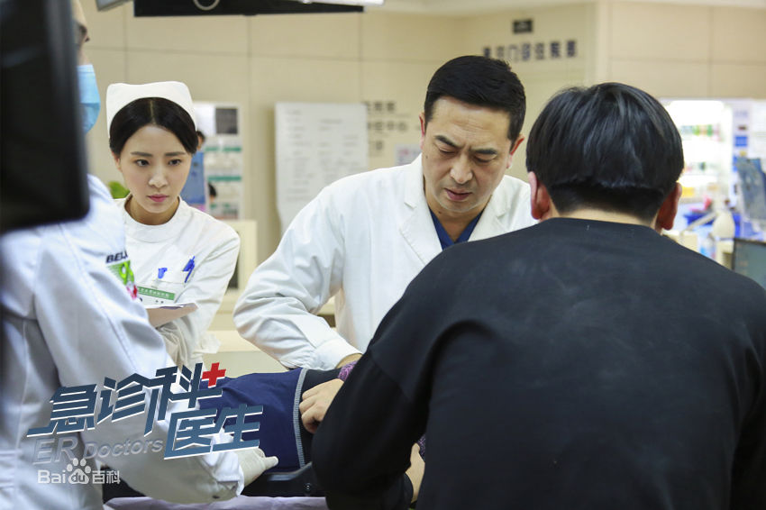 最新李悦溪在《急诊科医生》饰：林雯中的壁纸