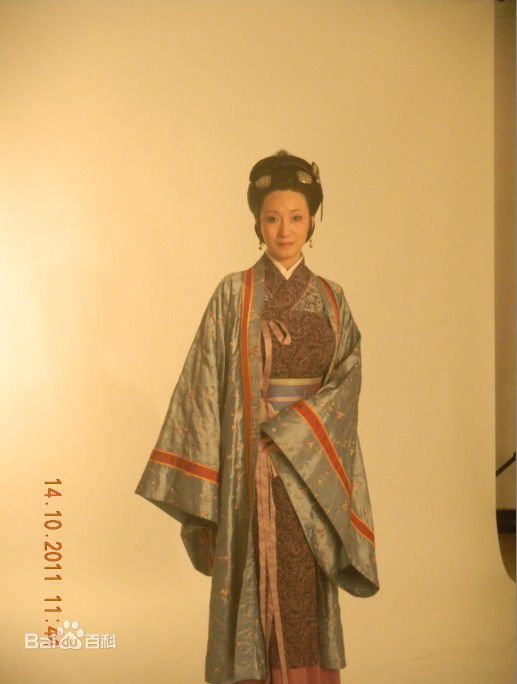 鹿潇桐生活与演艺前后照片