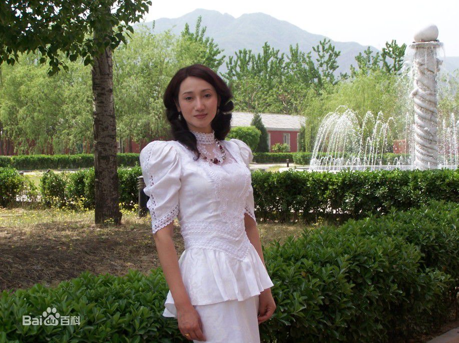 鹿潇桐生活与演艺前后照片