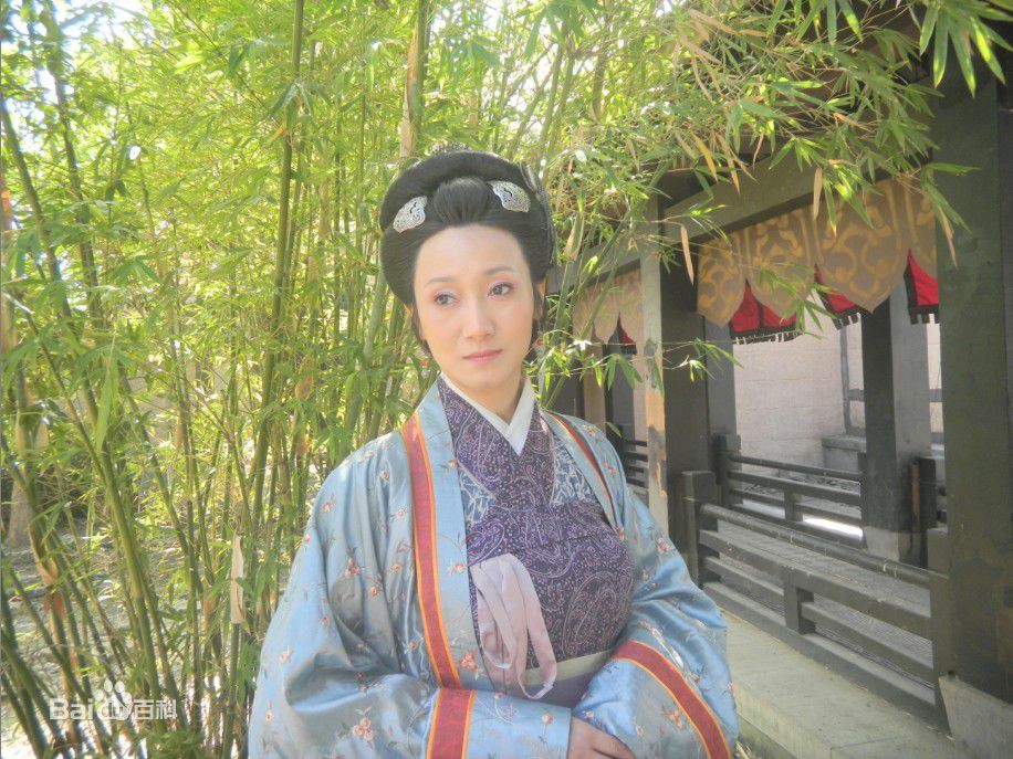 鹿潇桐生活与演艺前后照片