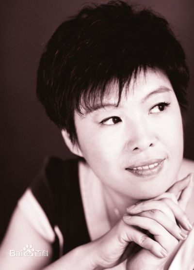 高清于丹性感图片