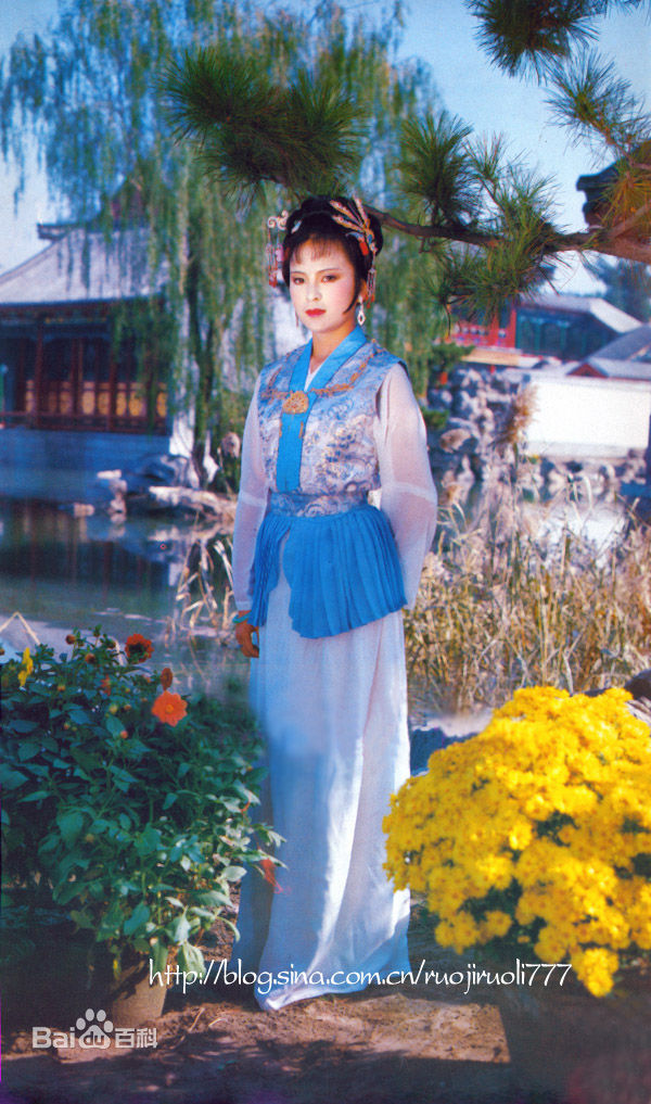 东方闻樱《红楼梦》贾探春精选剧照