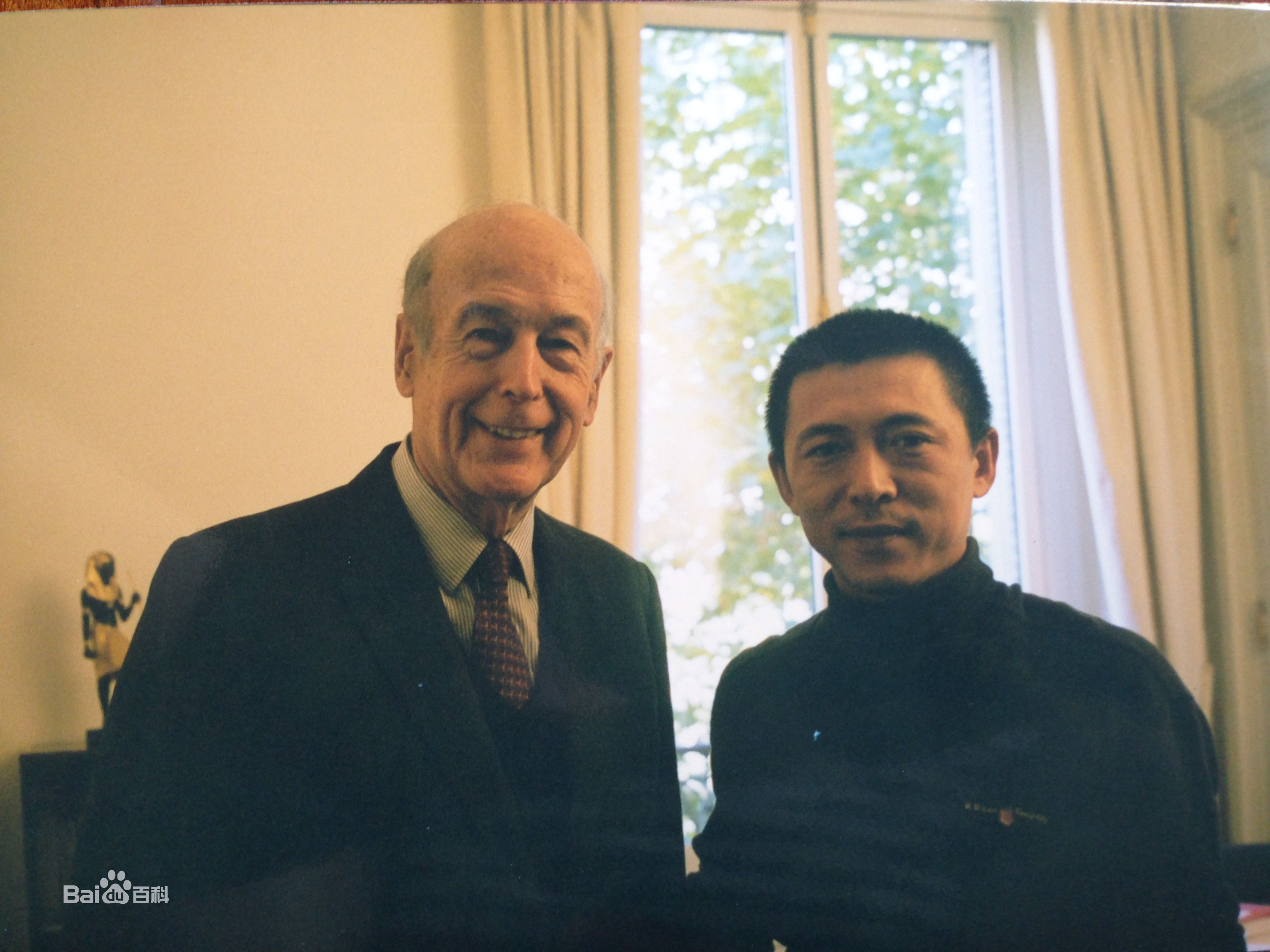 高清郑桦性感图片