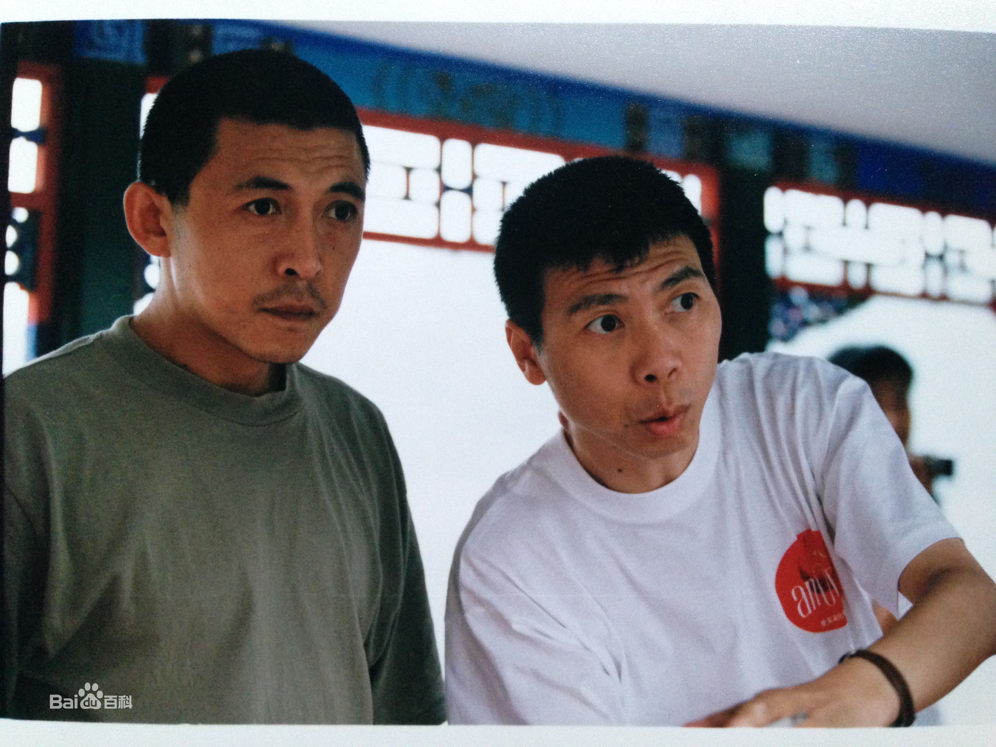 高清郑桦性感图片