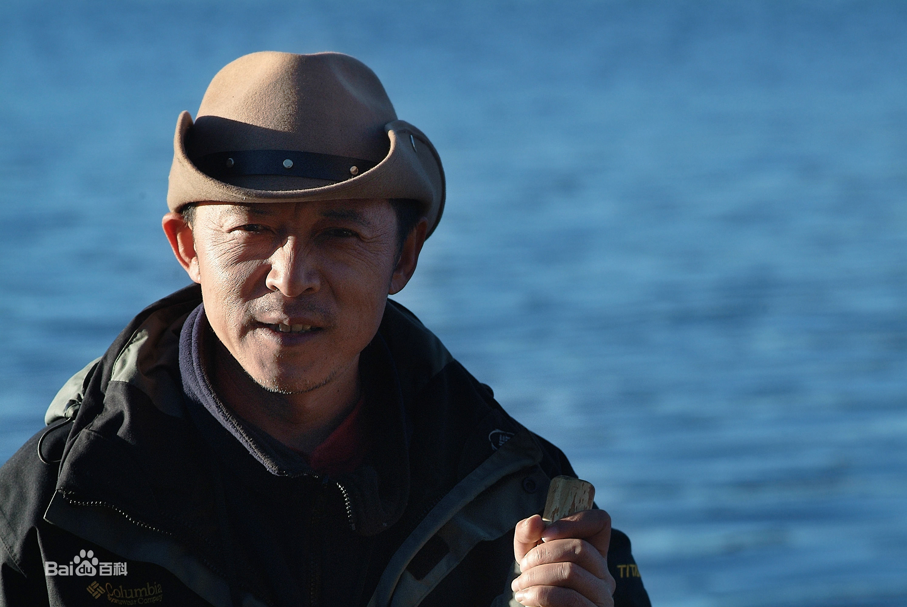 最新郑桦性感图片