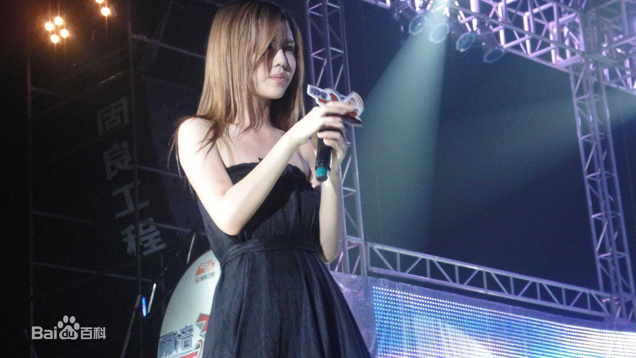 孙涵&孙雨、白纬芬&白纬玲(BY2)一呼百应武汉成都壁纸壁纸