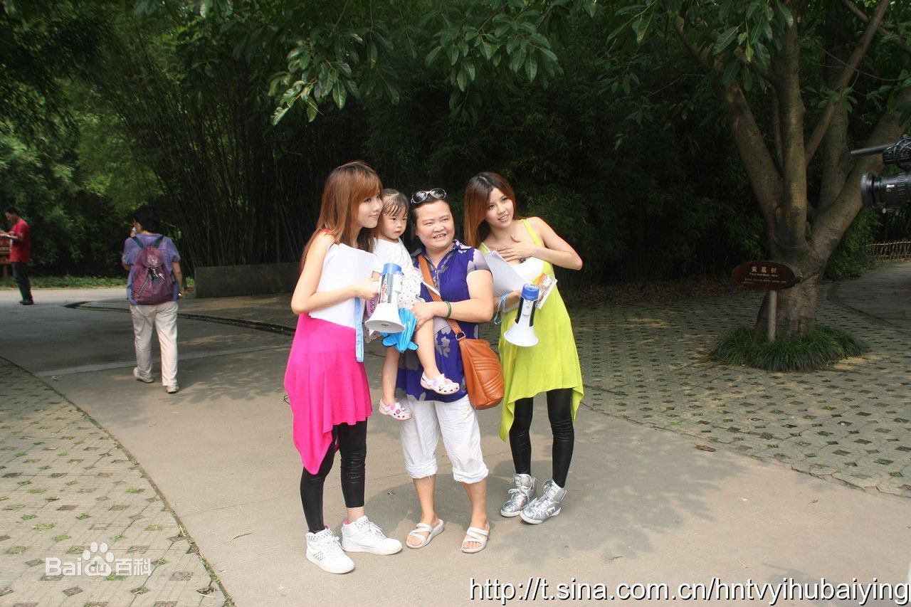 孙涵&孙雨、白纬芬&白纬玲(BY2)一呼百应武汉成都壁纸壁纸