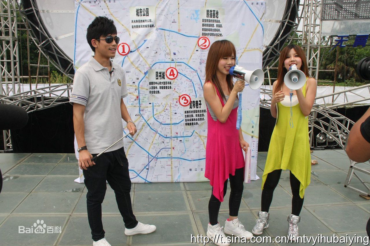 孙涵&孙雨、白纬芬&白纬玲(BY2)一呼百应武汉成都壁纸壁纸