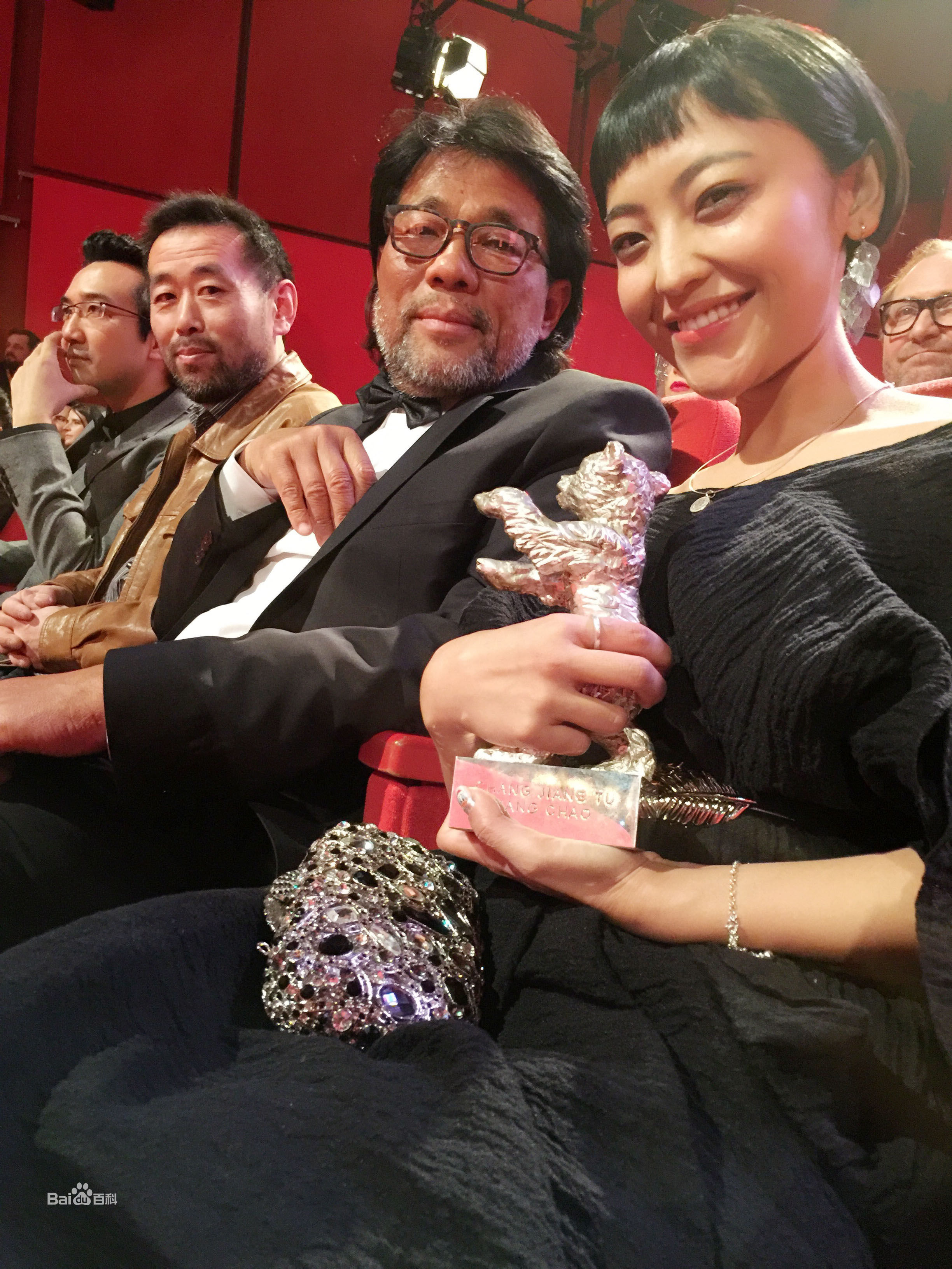 郭月(Luna)工作照性感图片图集