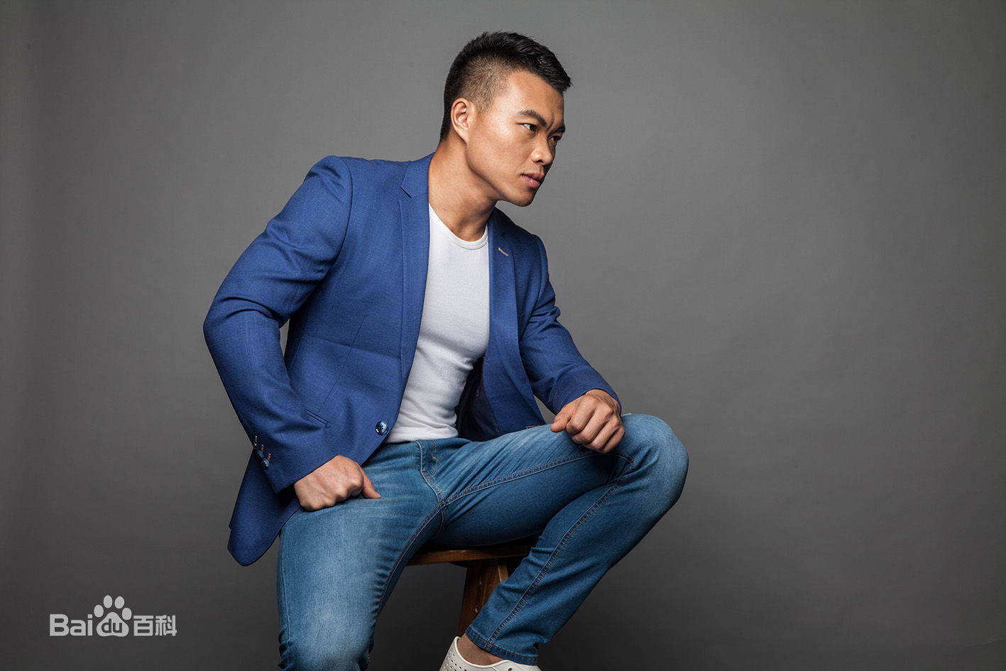 高清张哲性感图片