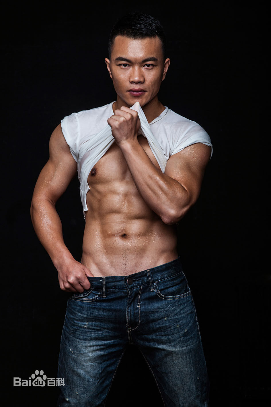 高清张哲性感图片