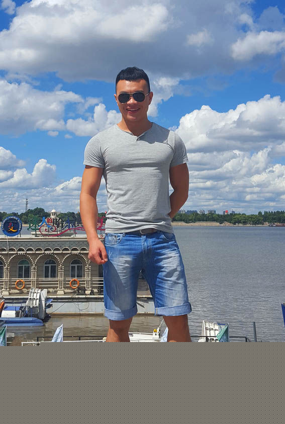 高清张哲性感图片