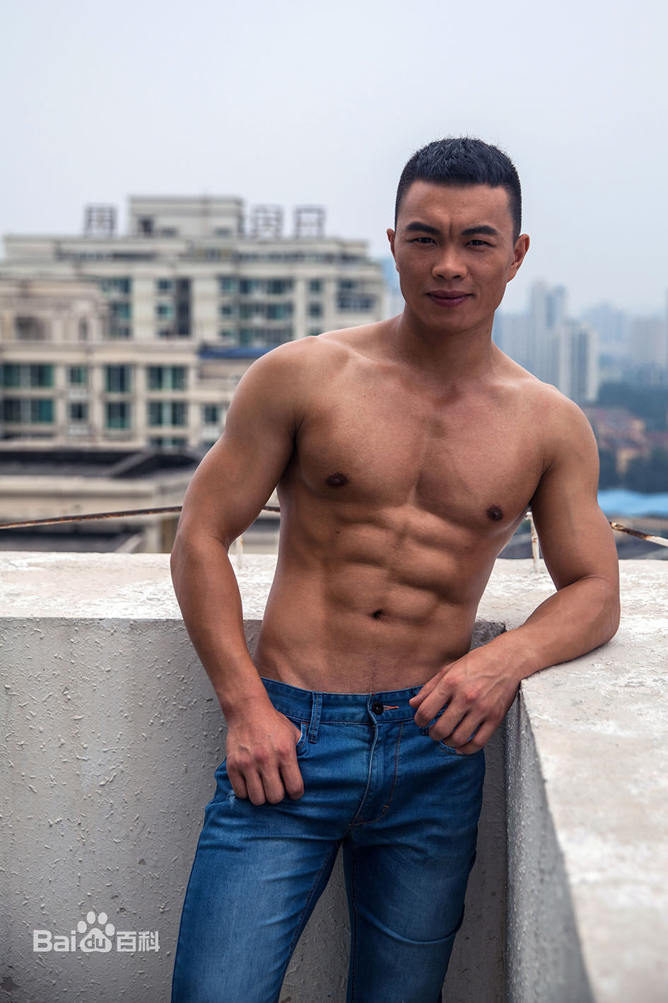 高清张哲性感图片