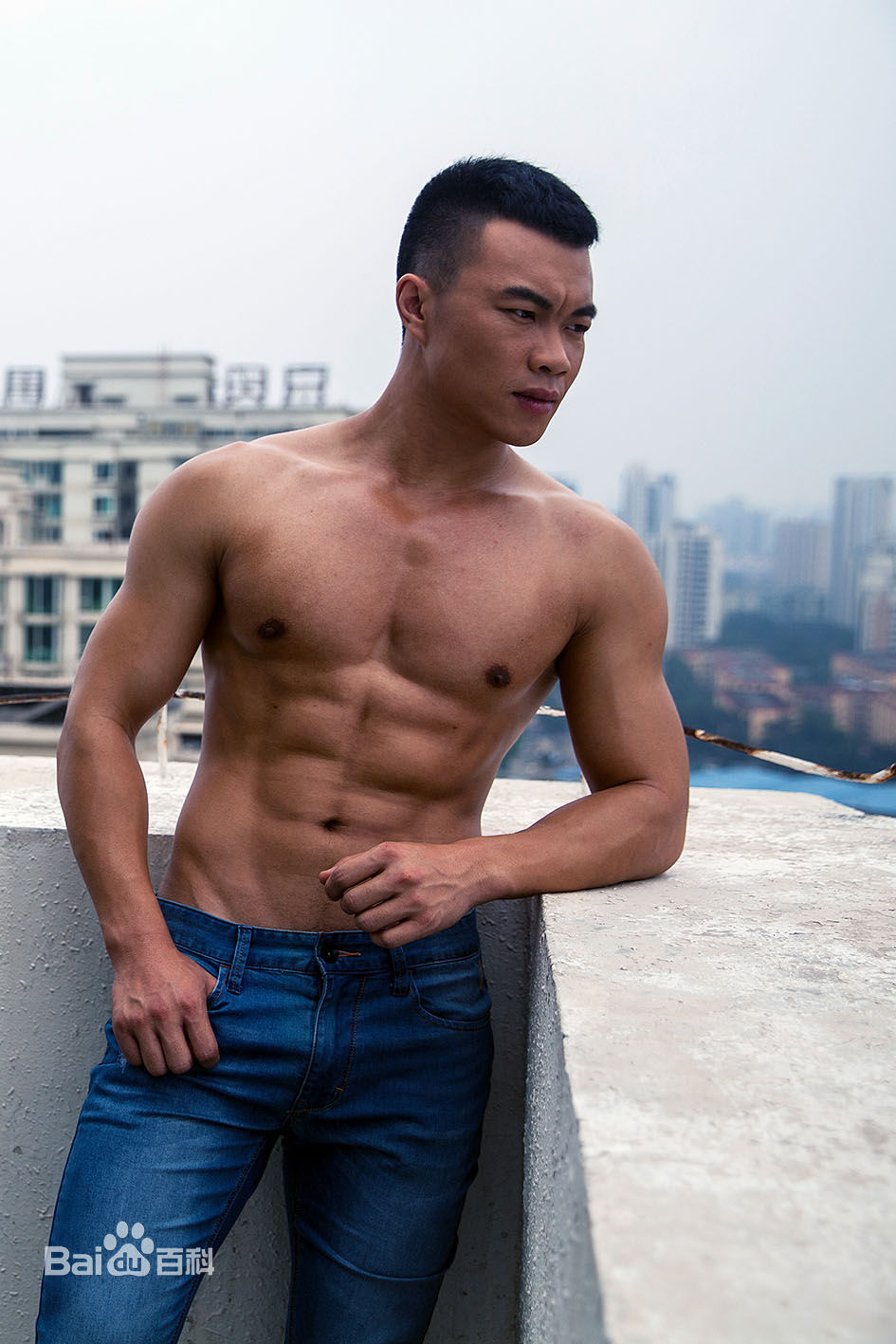 高清张哲性感图片