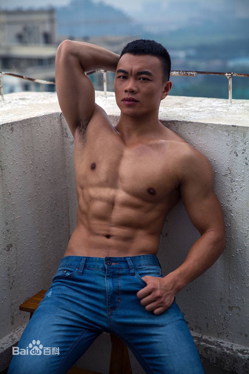 高清张哲性感图片