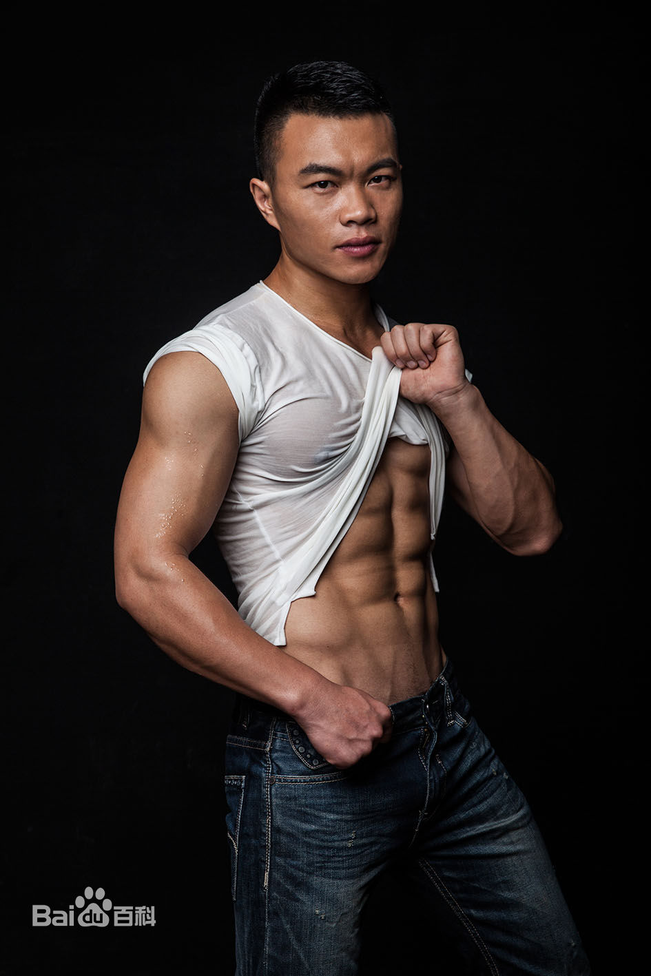 高清张哲性感图片