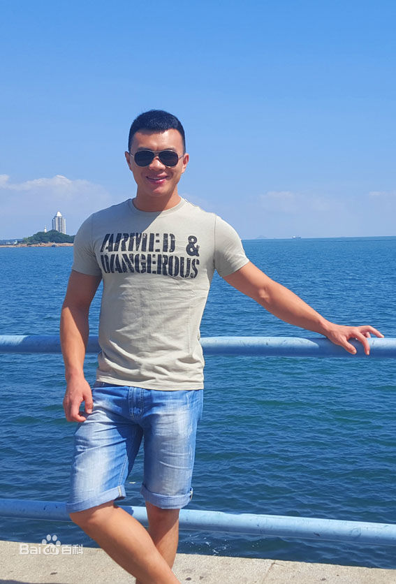 高清张哲性感图片