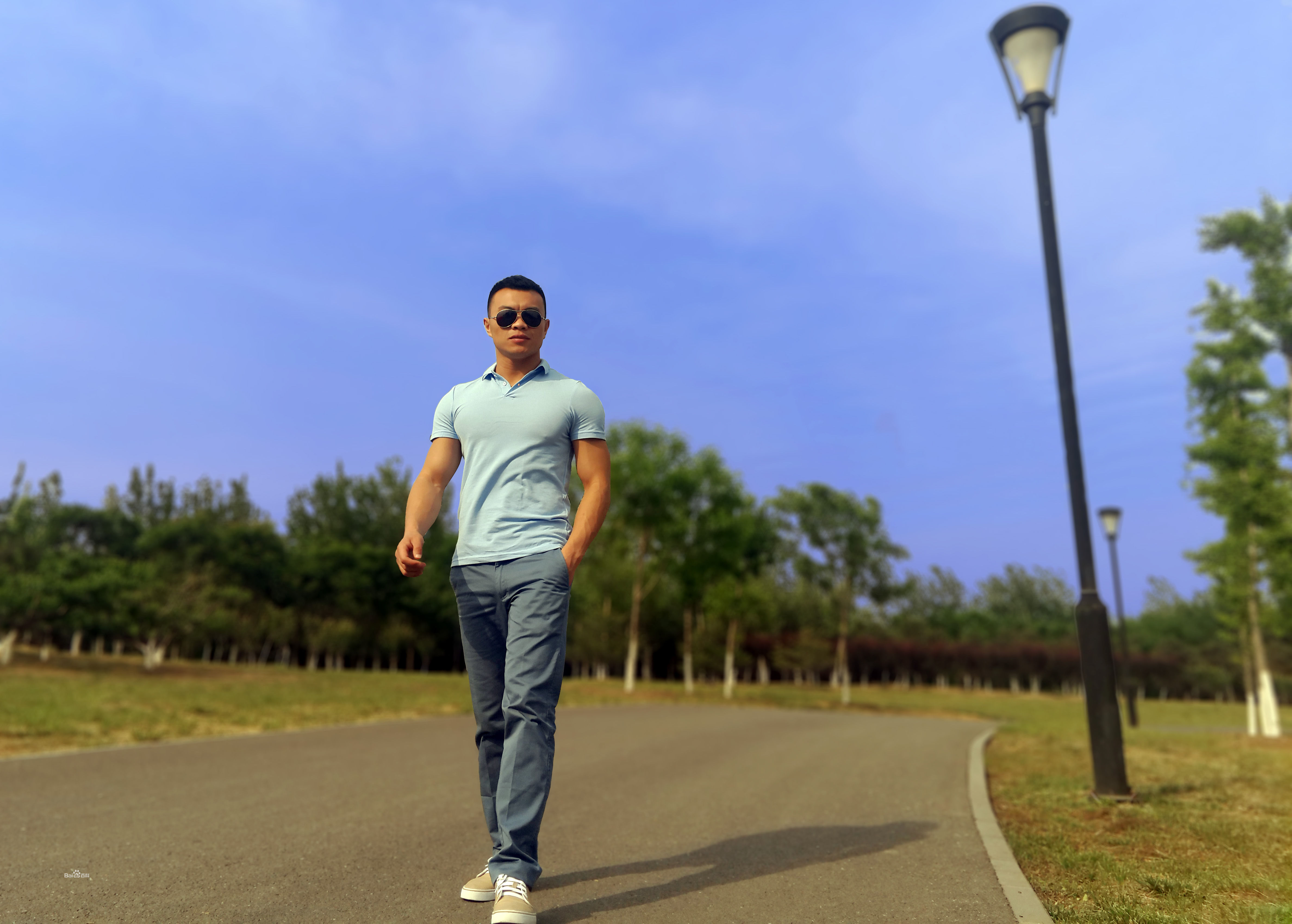 高清张哲性感图片