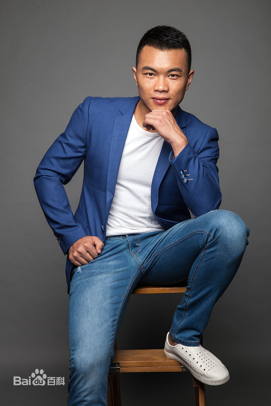 高清张哲性感图片